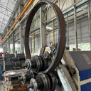 เครื่องดัดโปรไฟล์กำลังดัดเหล็กให้เป็นวงแหวน